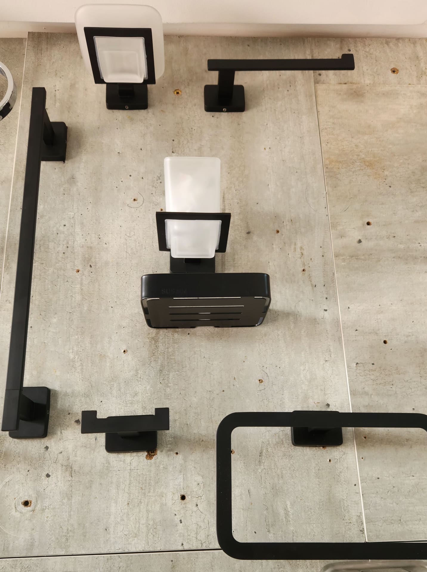 Ensemble d'accessoires de salle de bain muraux en Inox SUS 304 – Noir Mat  