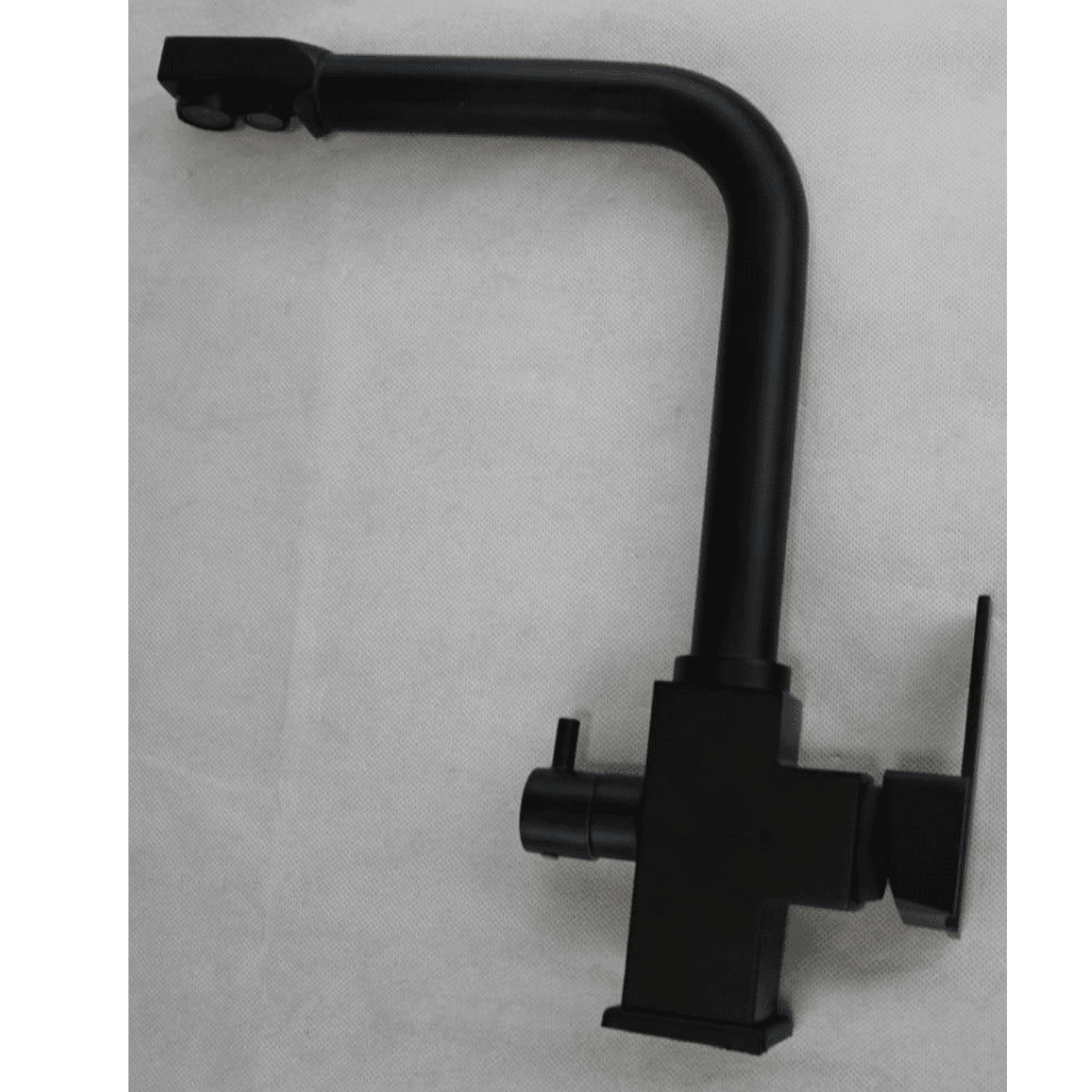 Robinet Cuisine Noir Mat – Bec en L